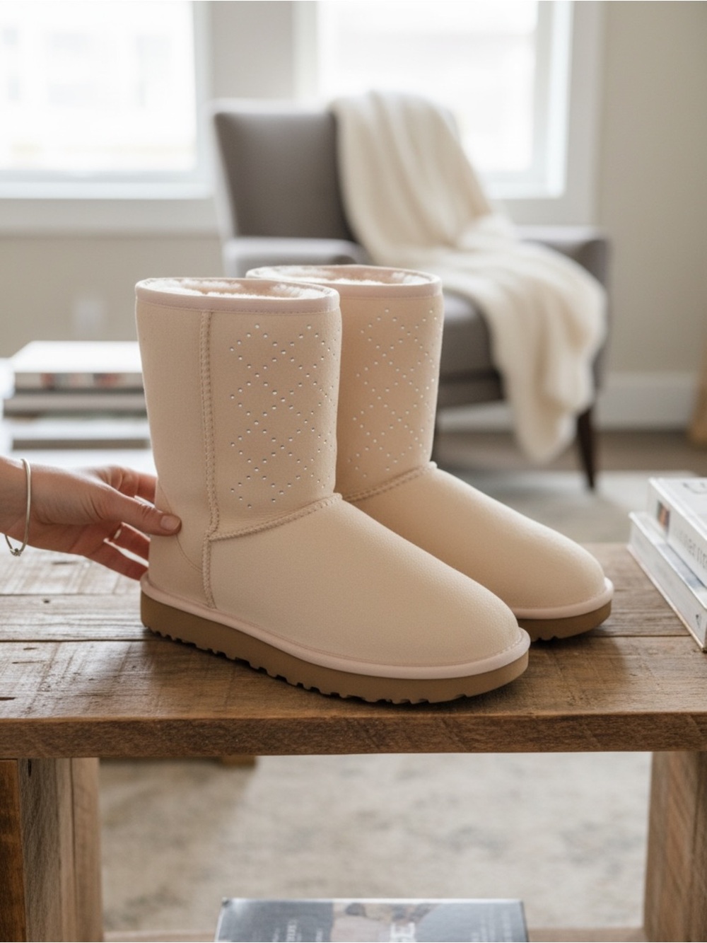 UGG Classic Short Crystal Diamond Boots Freshwater Pearl Ivory 9 Swarovski